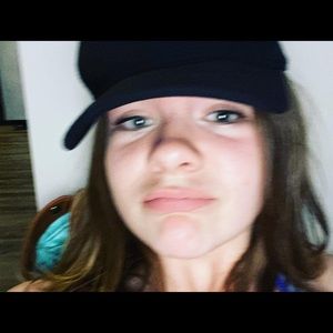 Meet your Posher, Annica